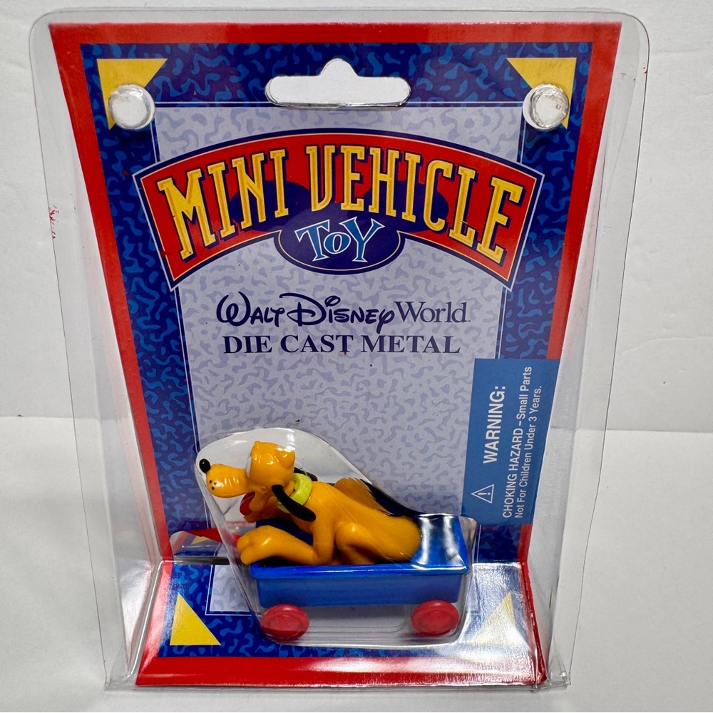 NWT vintage Pluto diecast car. Walt Disney World Mini Vehicle featuring Pluto